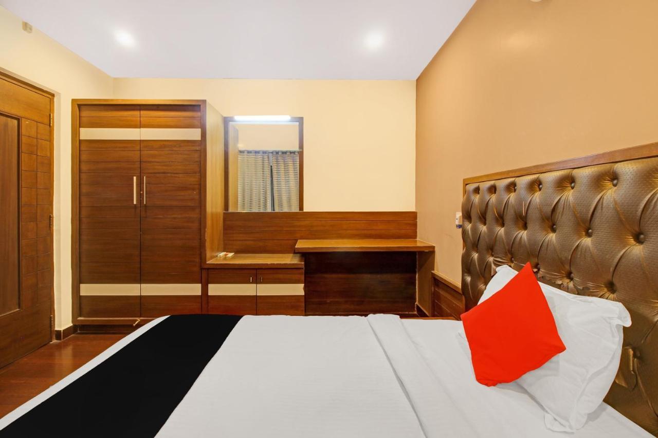 Collection O 82357 Hotel Surabhi Pride Trimulgherry Kültér fotó
