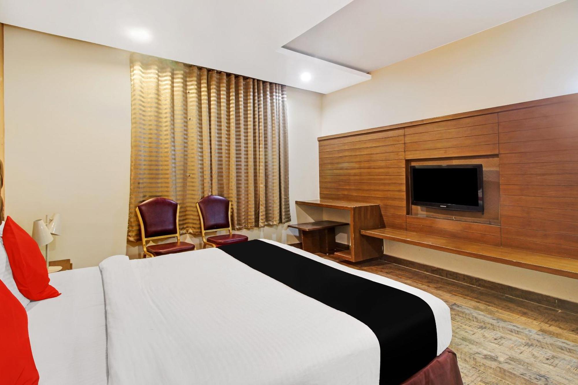 Collection O 82357 Hotel Surabhi Pride Trimulgherry Kültér fotó
