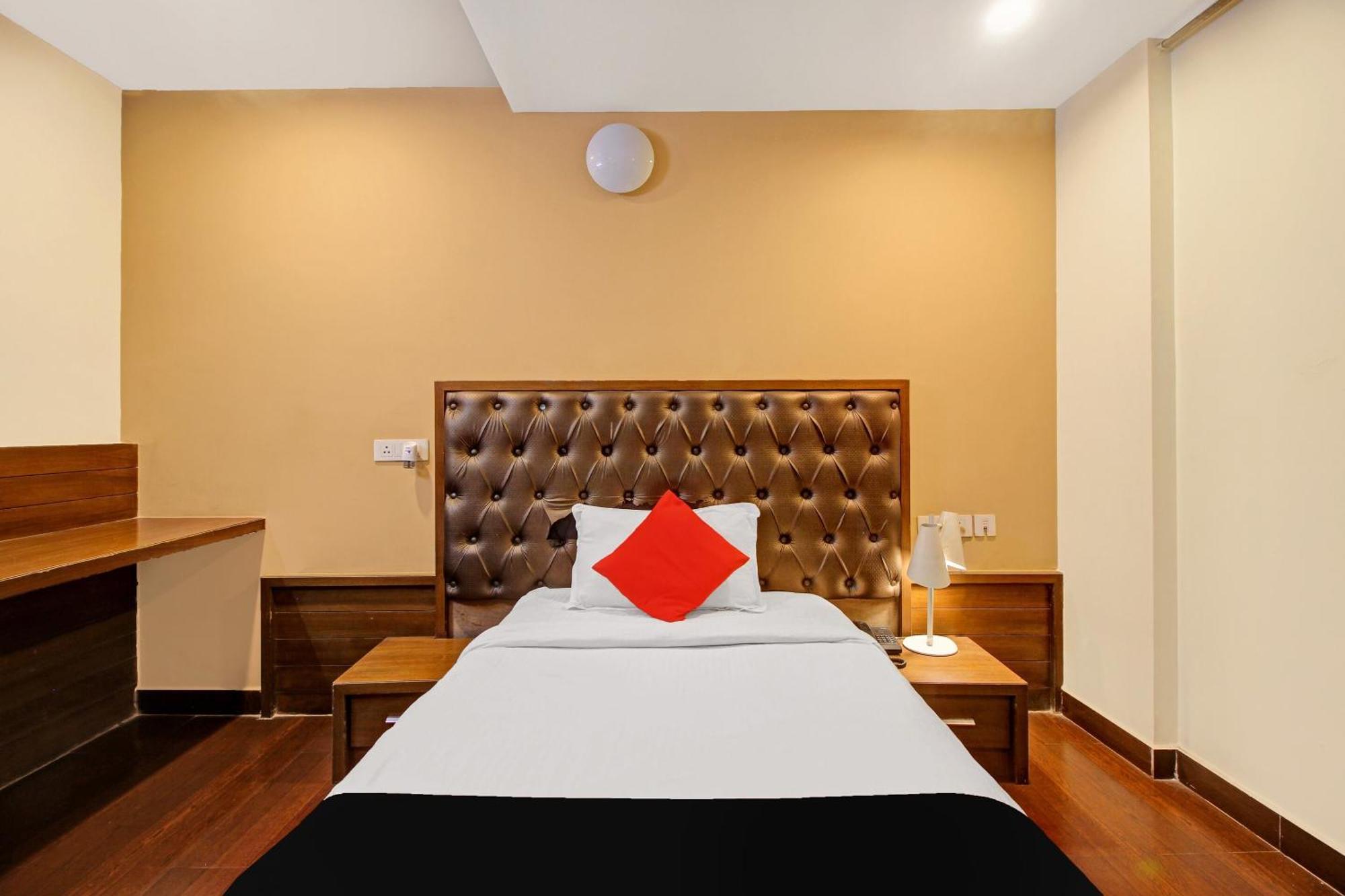 Collection O 82357 Hotel Surabhi Pride Trimulgherry Kültér fotó
