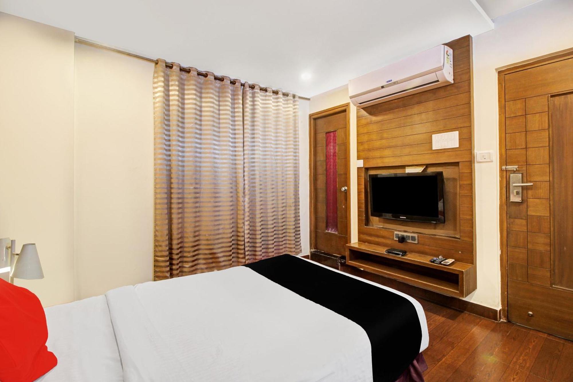 Collection O 82357 Hotel Surabhi Pride Trimulgherry Kültér fotó